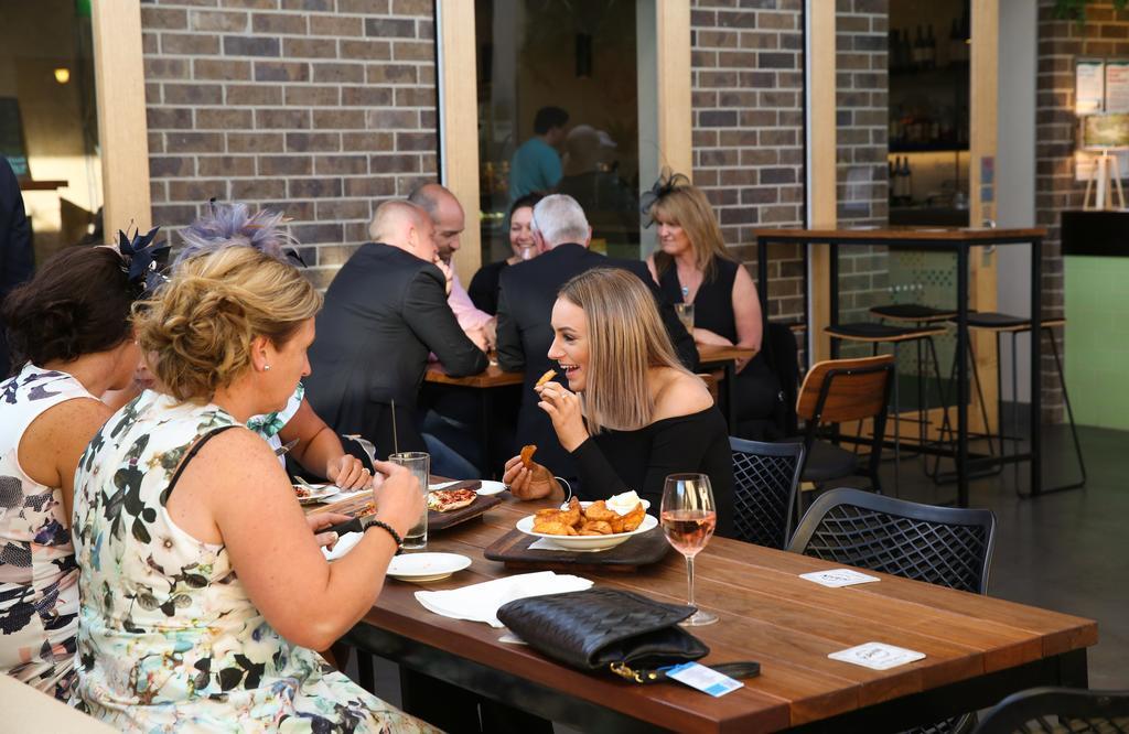 The Cally Hotel Warrnambool Bagian luar foto