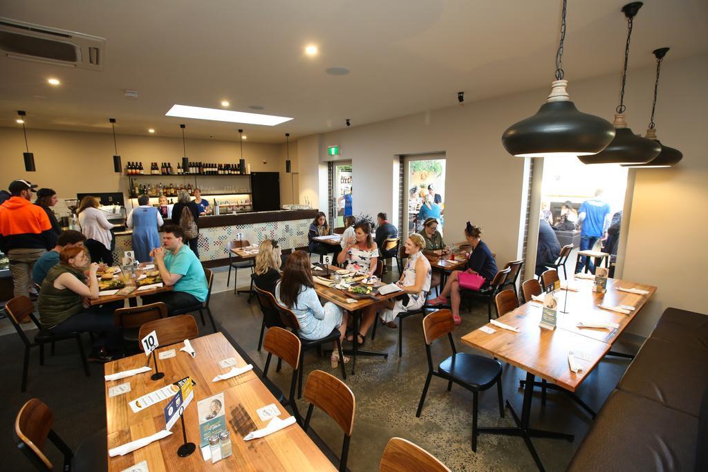 The Cally Hotel Warrnambool Bagian luar foto