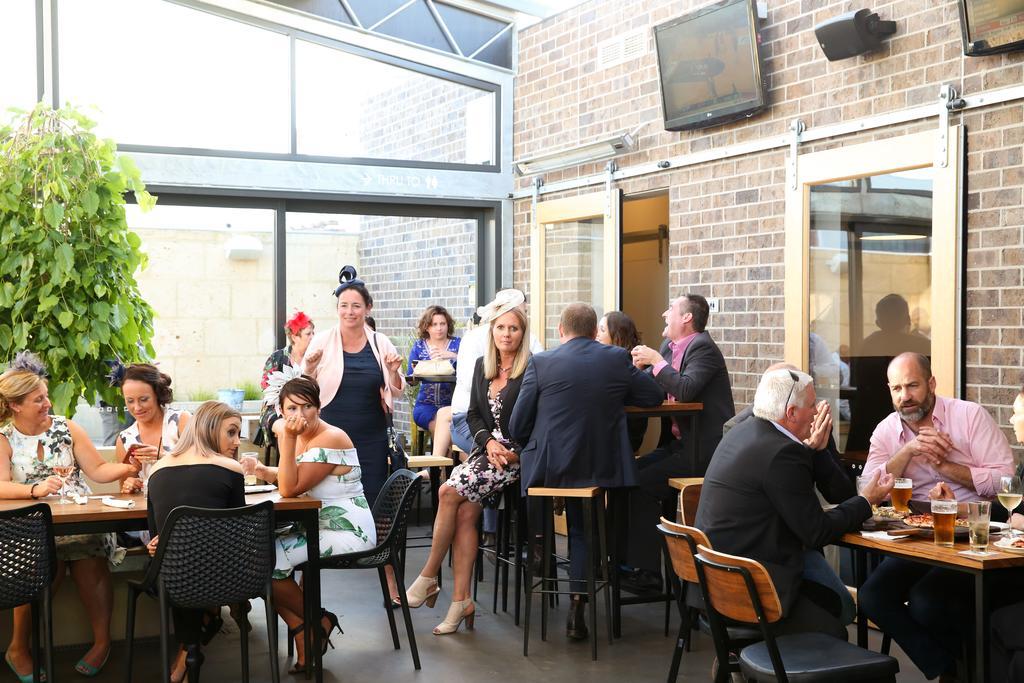 The Cally Hotel Warrnambool Bagian luar foto