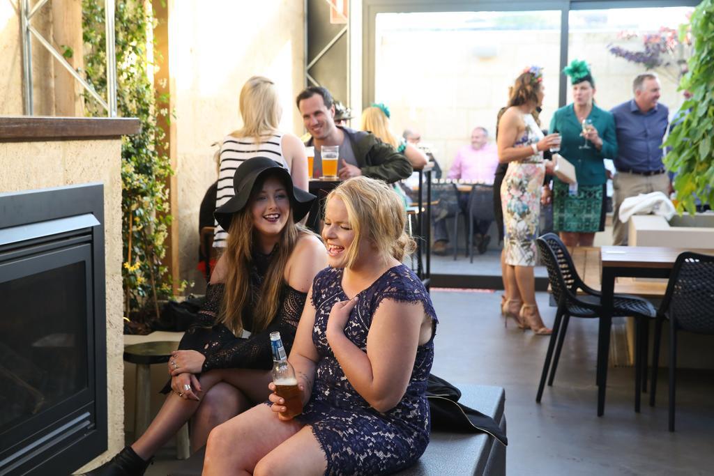 The Cally Hotel Warrnambool Bagian luar foto