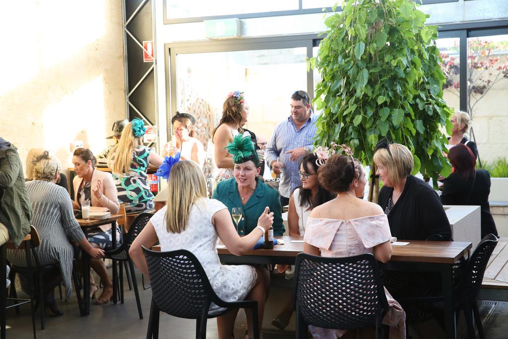 The Cally Hotel Warrnambool Bagian luar foto