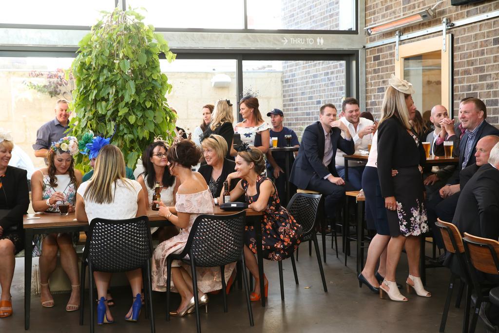 The Cally Hotel Warrnambool Bagian luar foto
