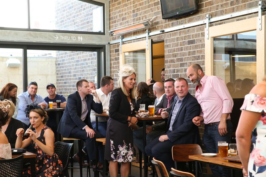 The Cally Hotel Warrnambool Bagian luar foto